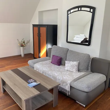 Sanela Apartment *